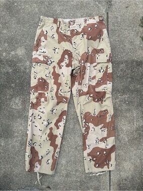 U.S. Army Desert Camouflage Cargo Pants - Tan & Brown 31-35” Waist x 30”